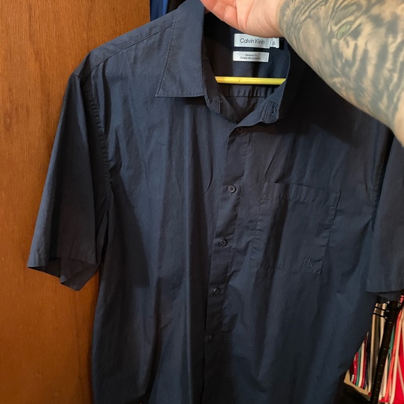 Men’s Calvin Klein Navy Blue Button Down Relaxed Fit Large - Picture 2 of 4